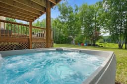 Lakefront Paradise - Image 2