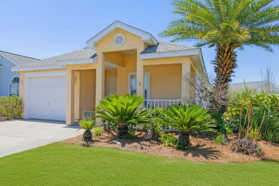 Palm Cove Beach Rentals - Image 1